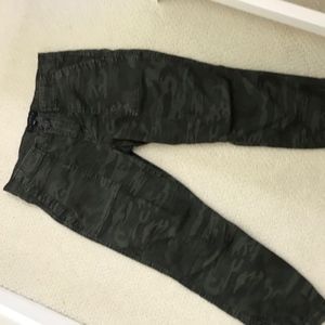 Sanctuary Camo Capri